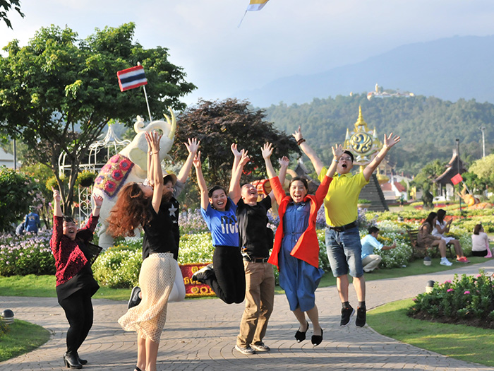Тайландтың ғажайыптарын зерттеу: біздің команданың сыртқы аяқ киімдегі шытырман оқиғасы